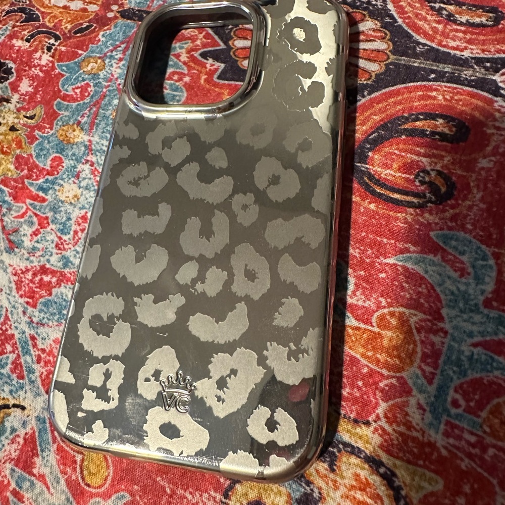 Stylish Silver Leopard Print Phone Case